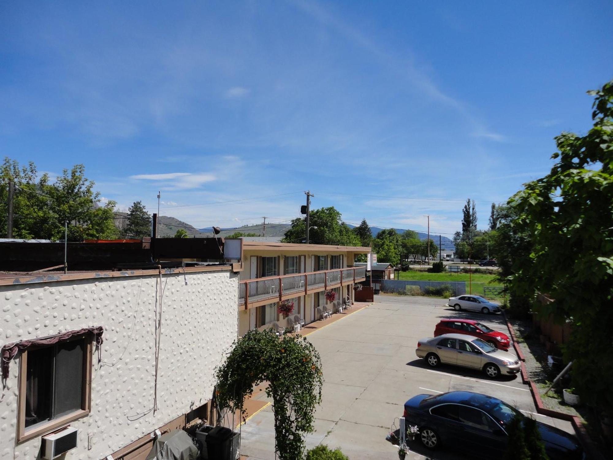 Bella Villa Resort Motel Osoyoos Exterior photo