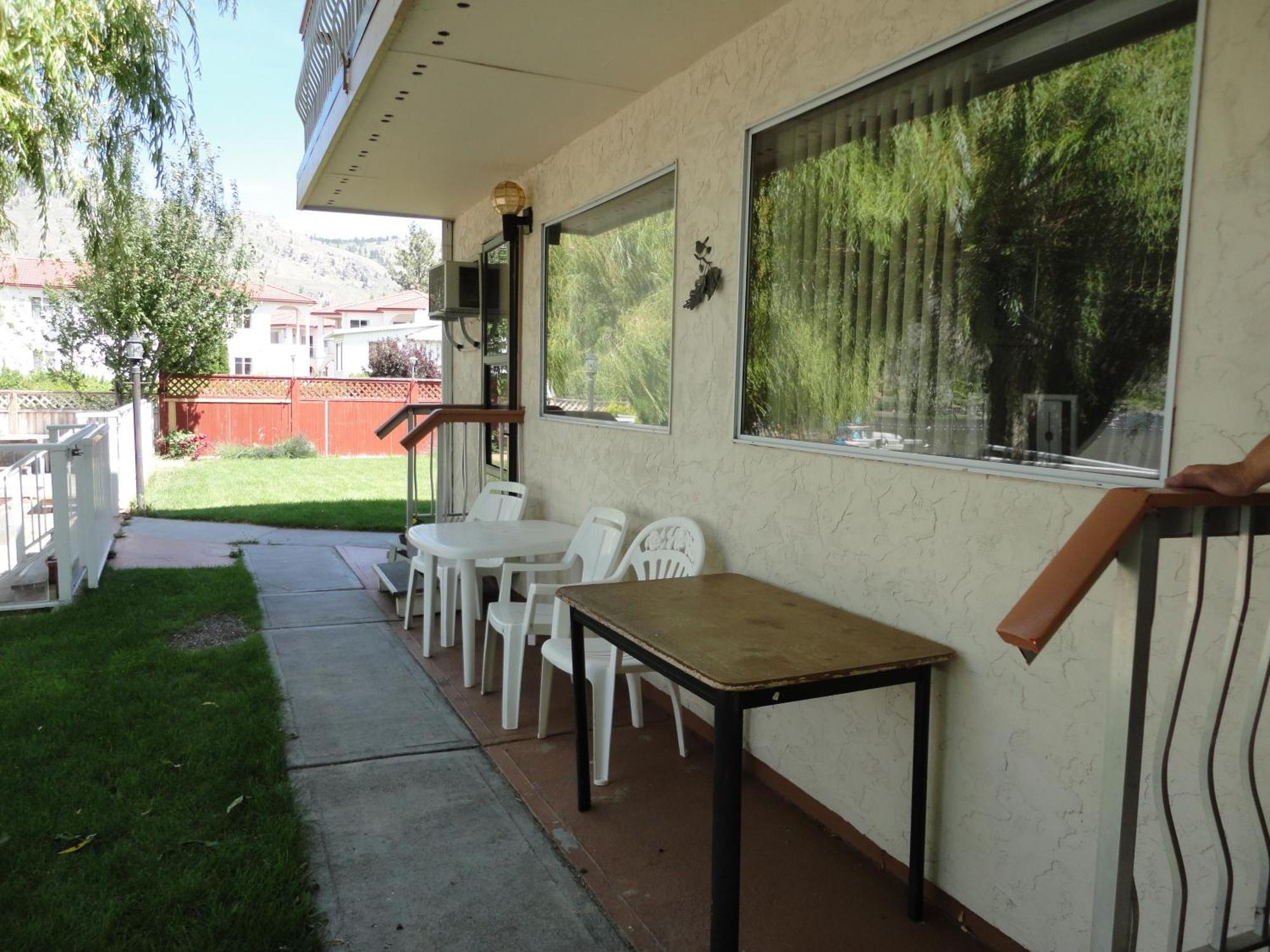 Bella Villa Resort Motel Osoyoos Exterior photo